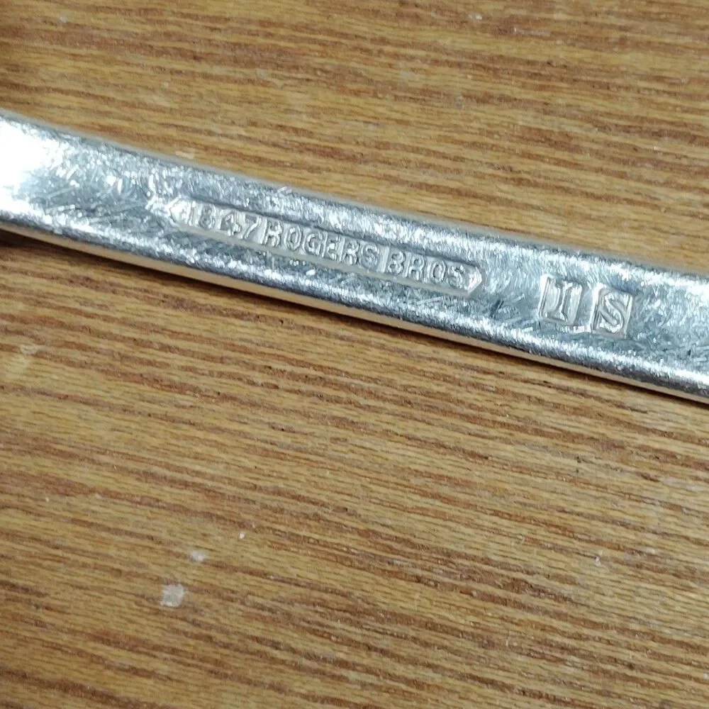 1847 Rogers Bros IS LOVELACE Silverplate Flatware 4 Serving Spoon